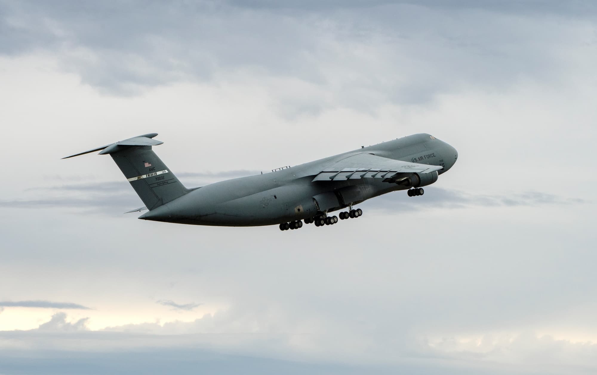 Lockheed C-5 Galaxy / C-5M Super Galaxy Strategic Airlift Family