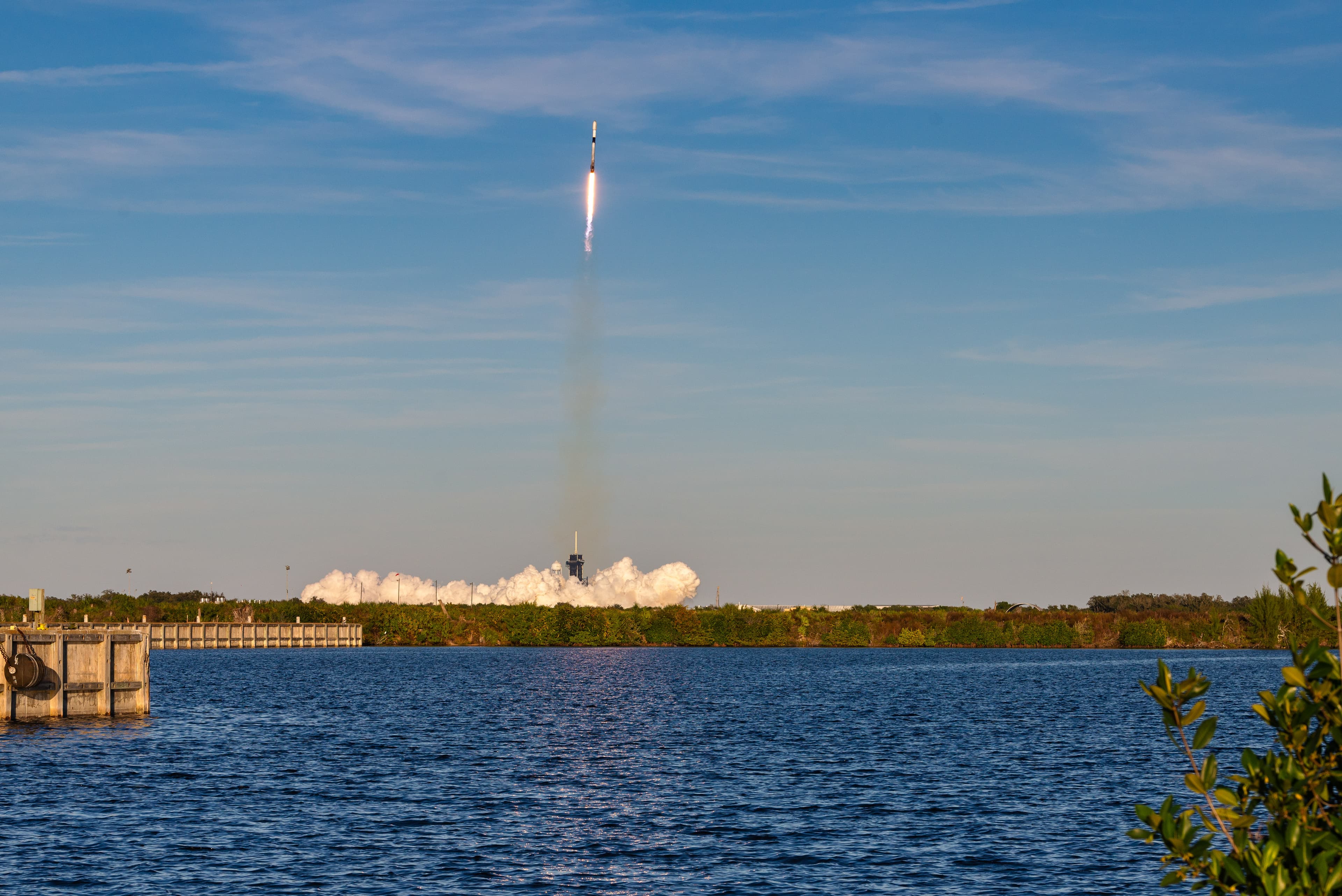 Falcon 9 Block 5 Flight 136 | Starlink Group 4-5