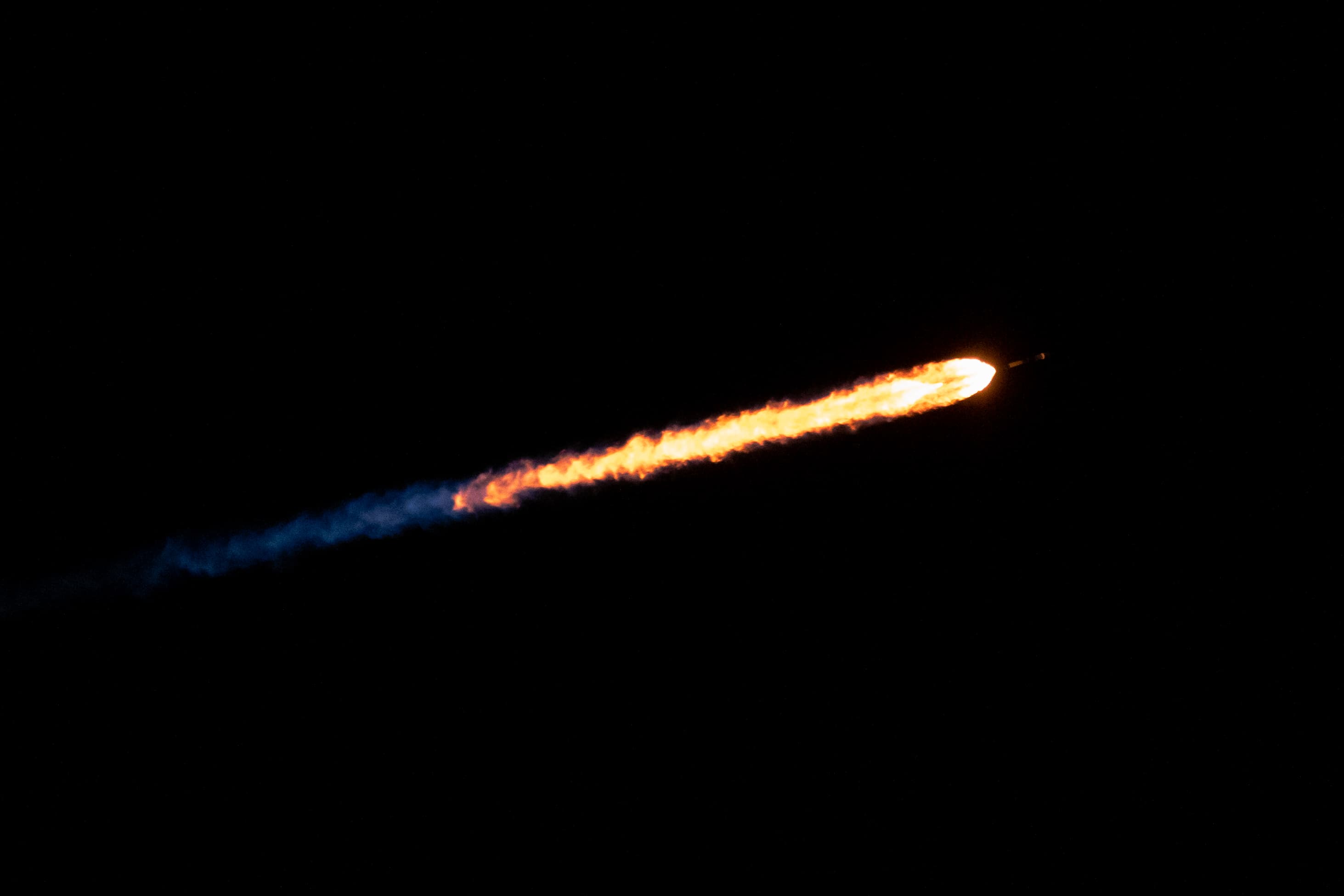 Falcon 9 Block 5 Flight 222 | Starlink Group 5-6