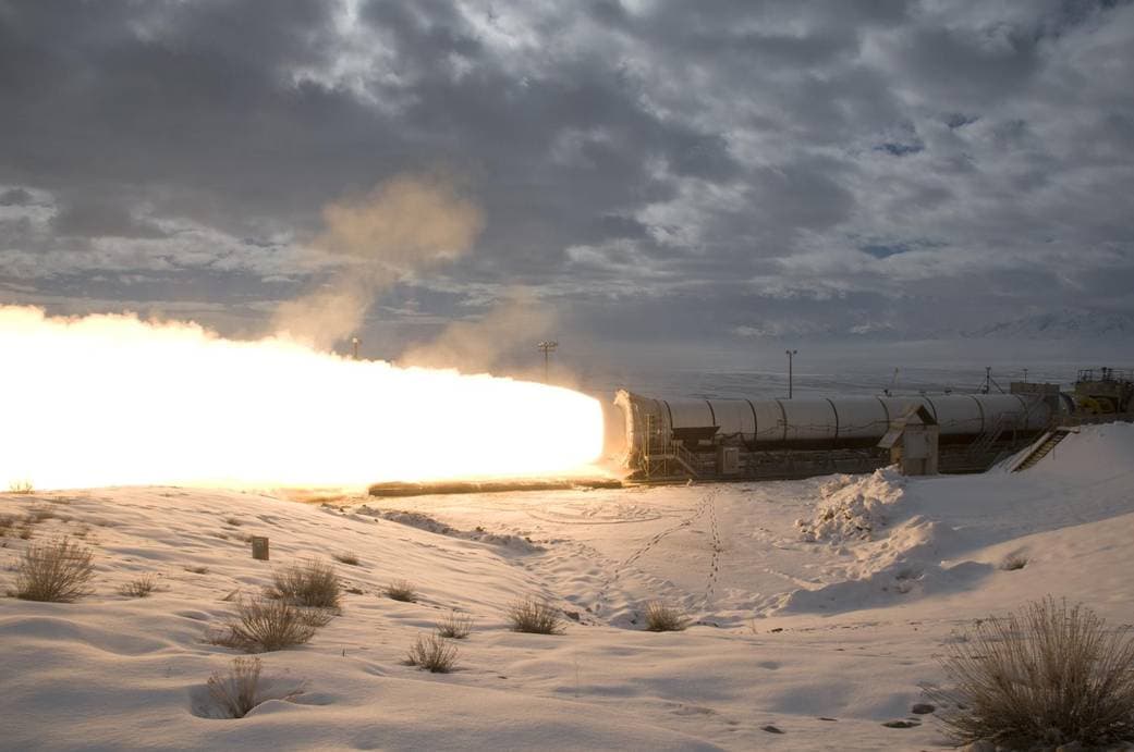 Space Shuttle four-segment solid rocket motor