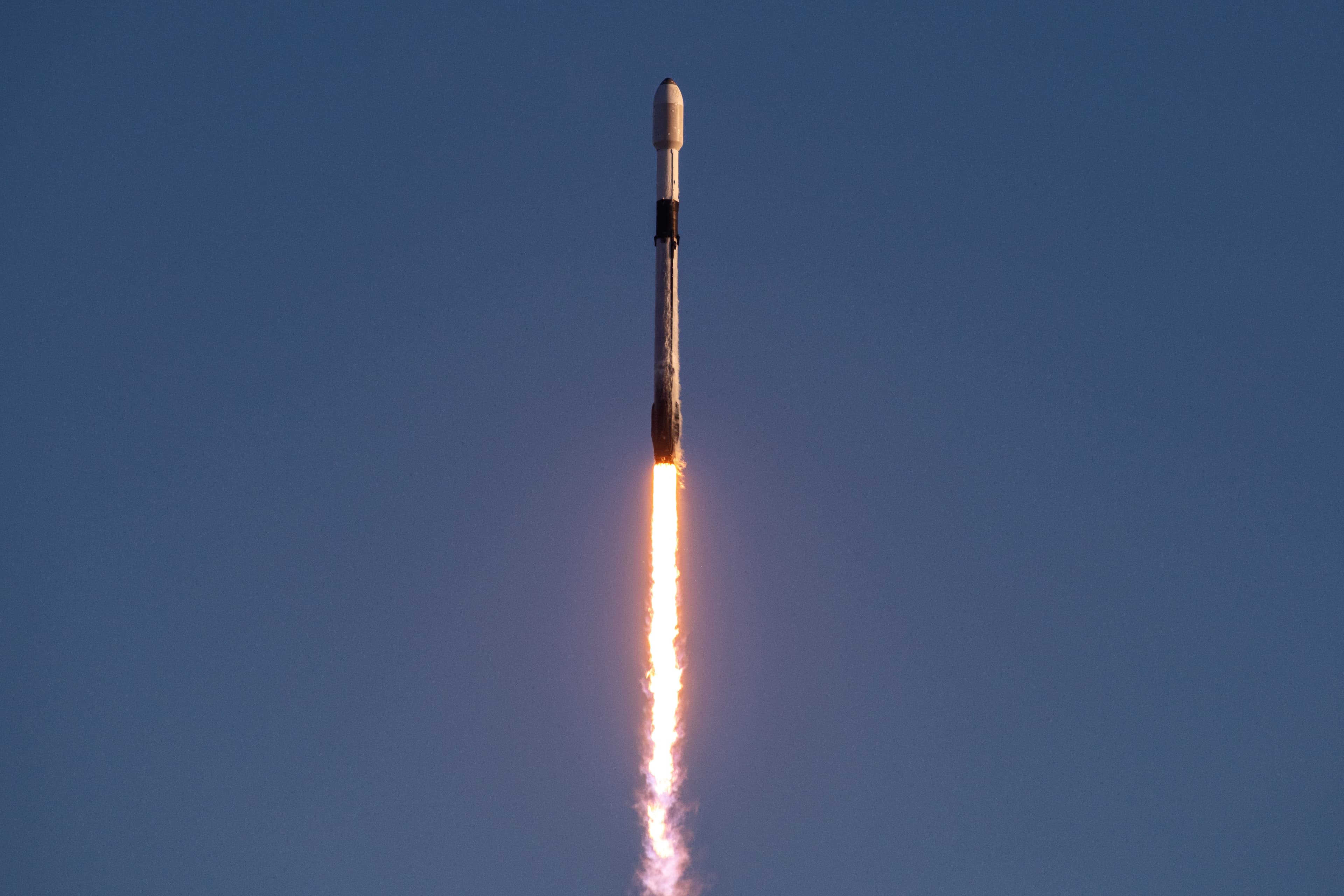 Falcon 9 Block 5 Flight 129 | Starlink Group 4-1