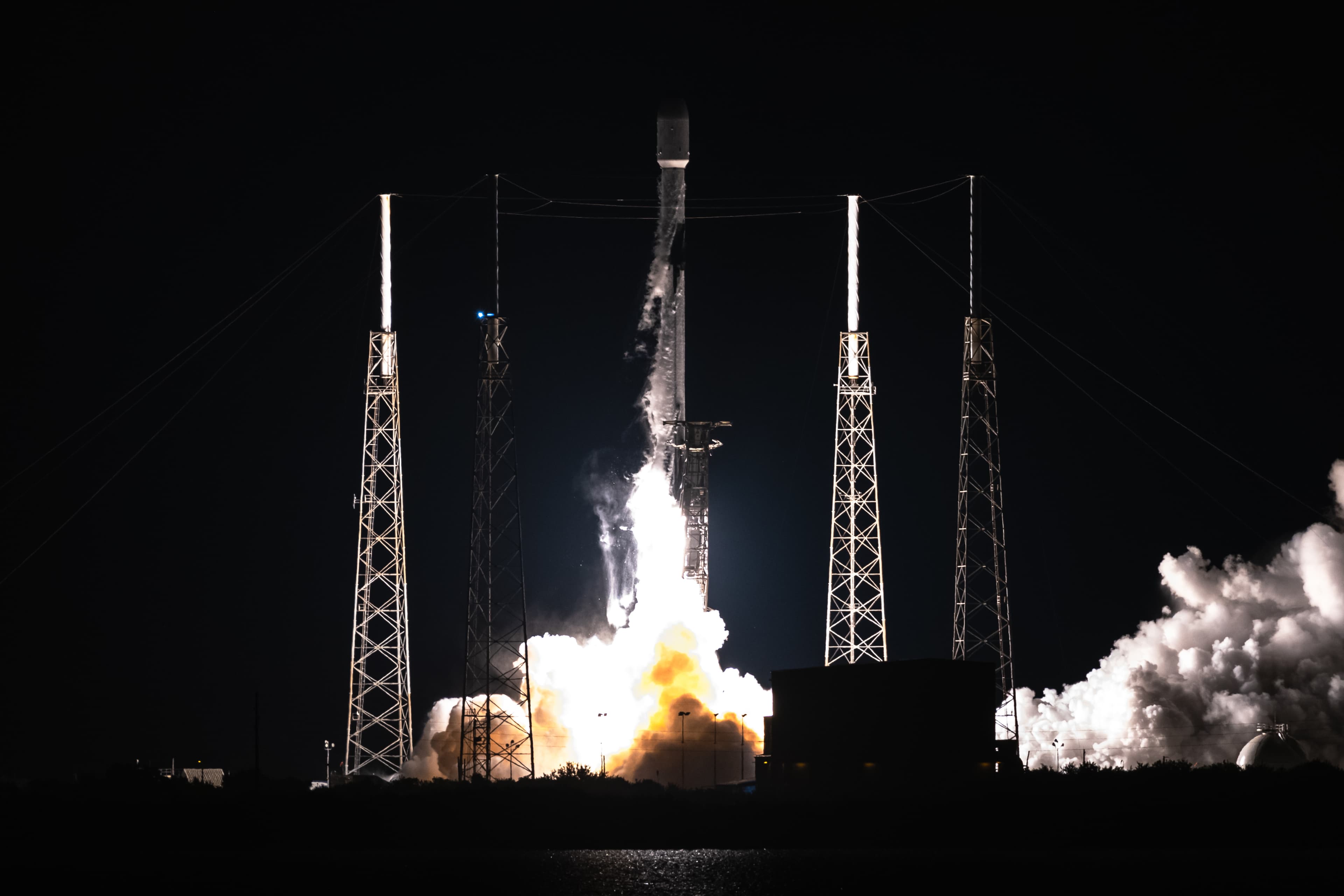 Falcon 9 Block 5 Flight 175 | Starlink Group 4-20