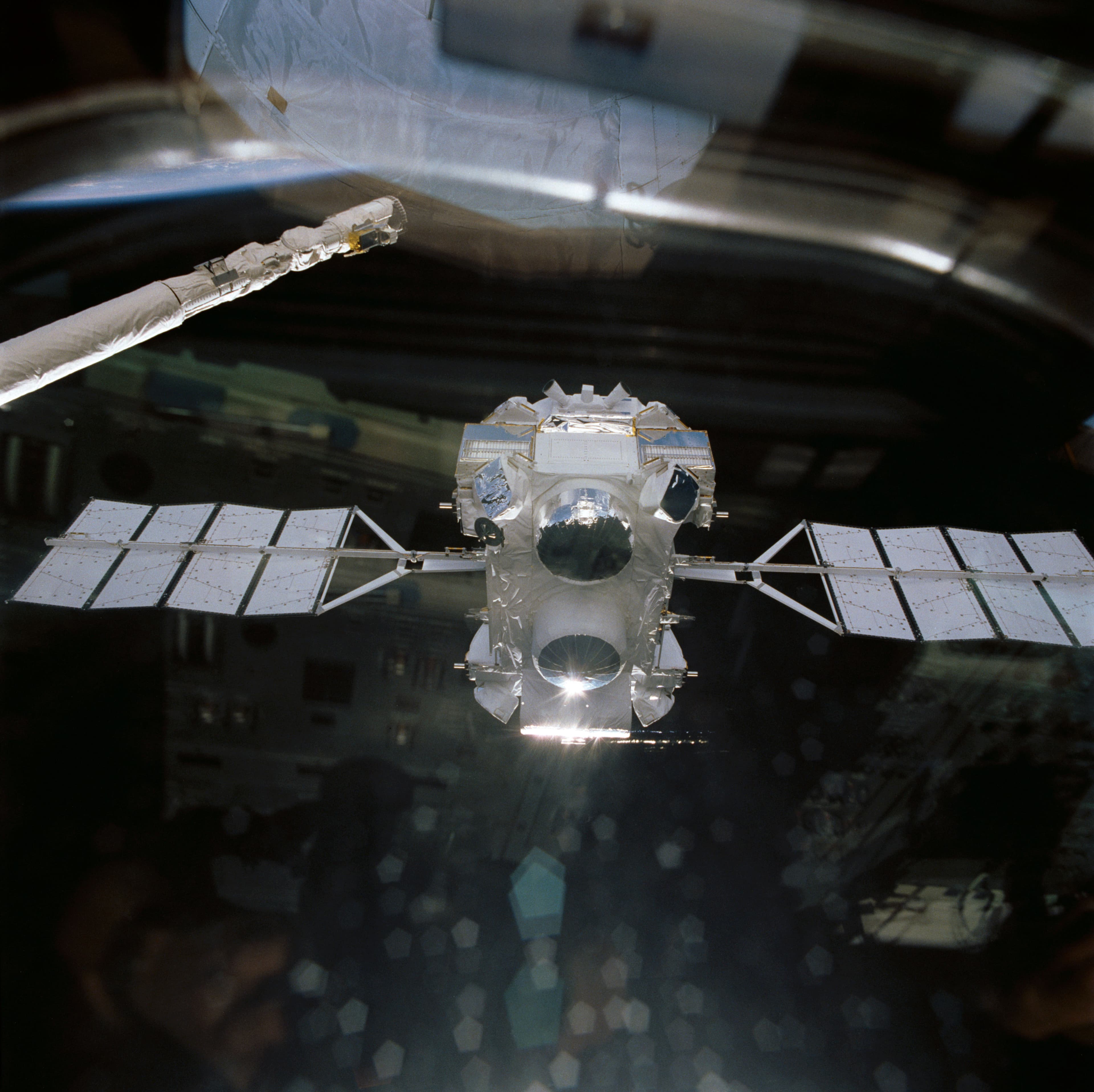 Compton Gamma Ray Observatory Spacecraft System