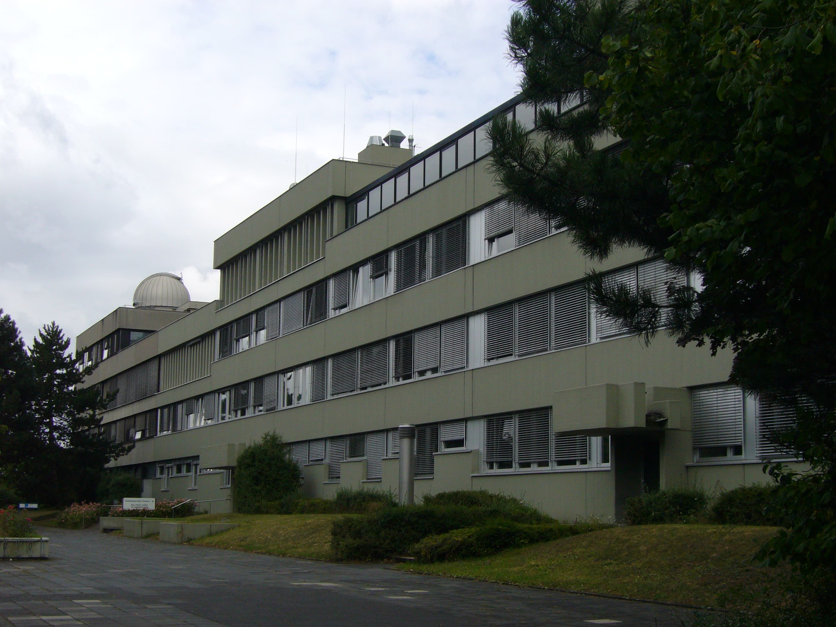Max Planck Institute for Radio Astronomy