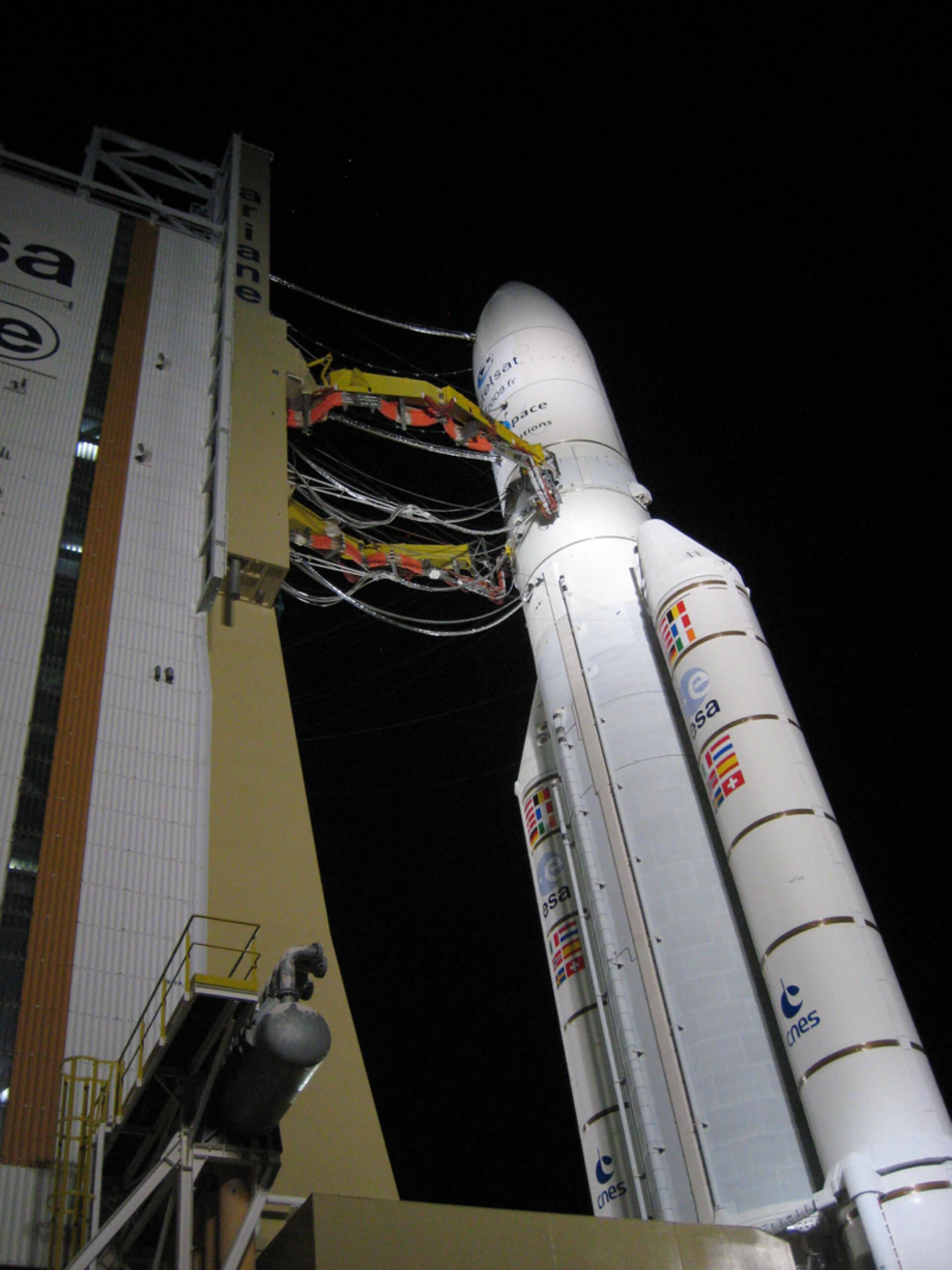 Ariane V186 | Hot Bird 9 and W2M