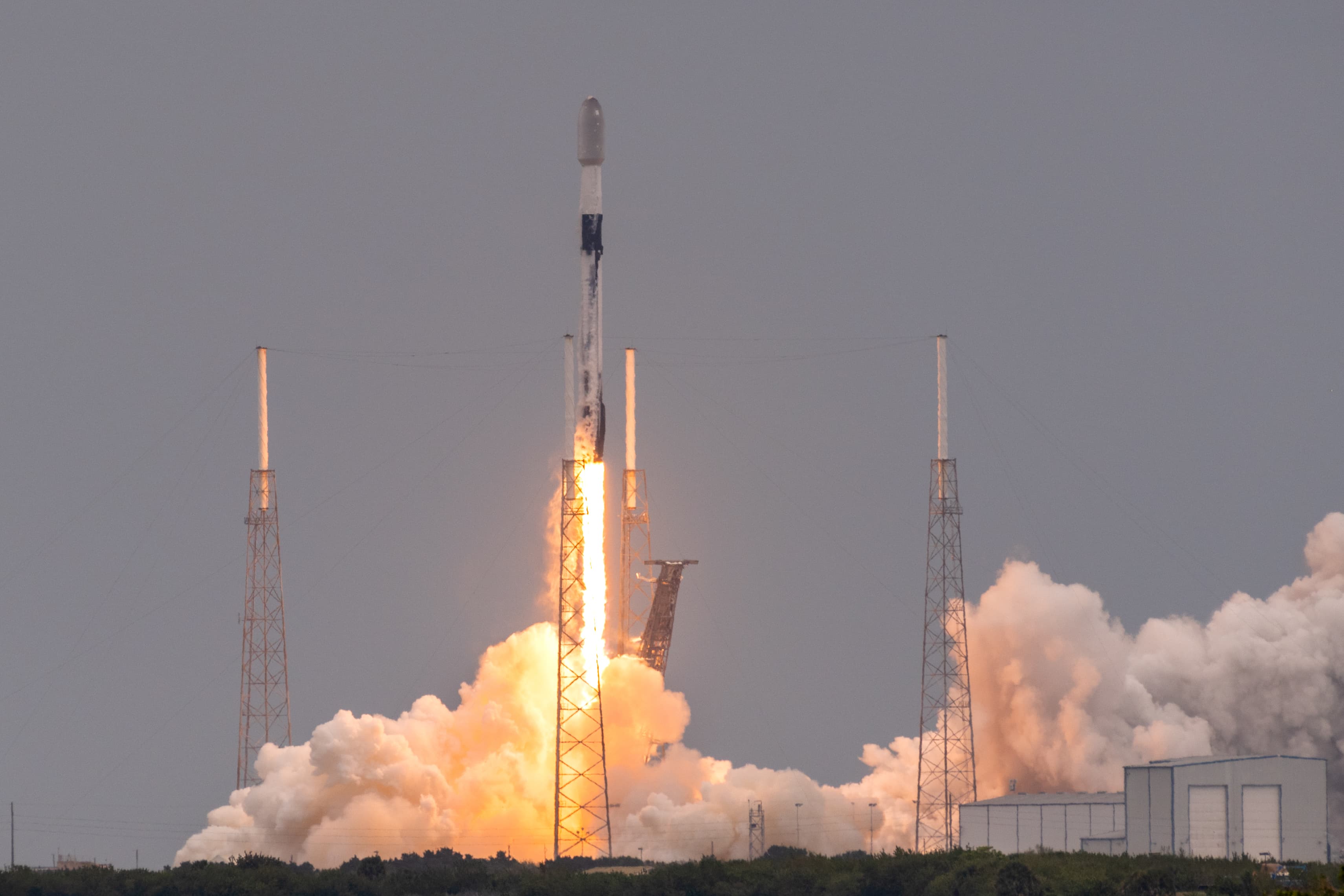 Falcon 9 Block 5 Flight 150 | Starlink Group 4-14