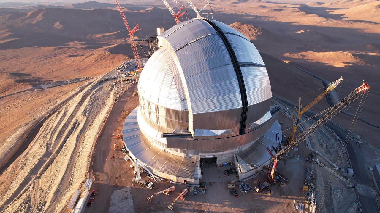 Extremely Large Telescope