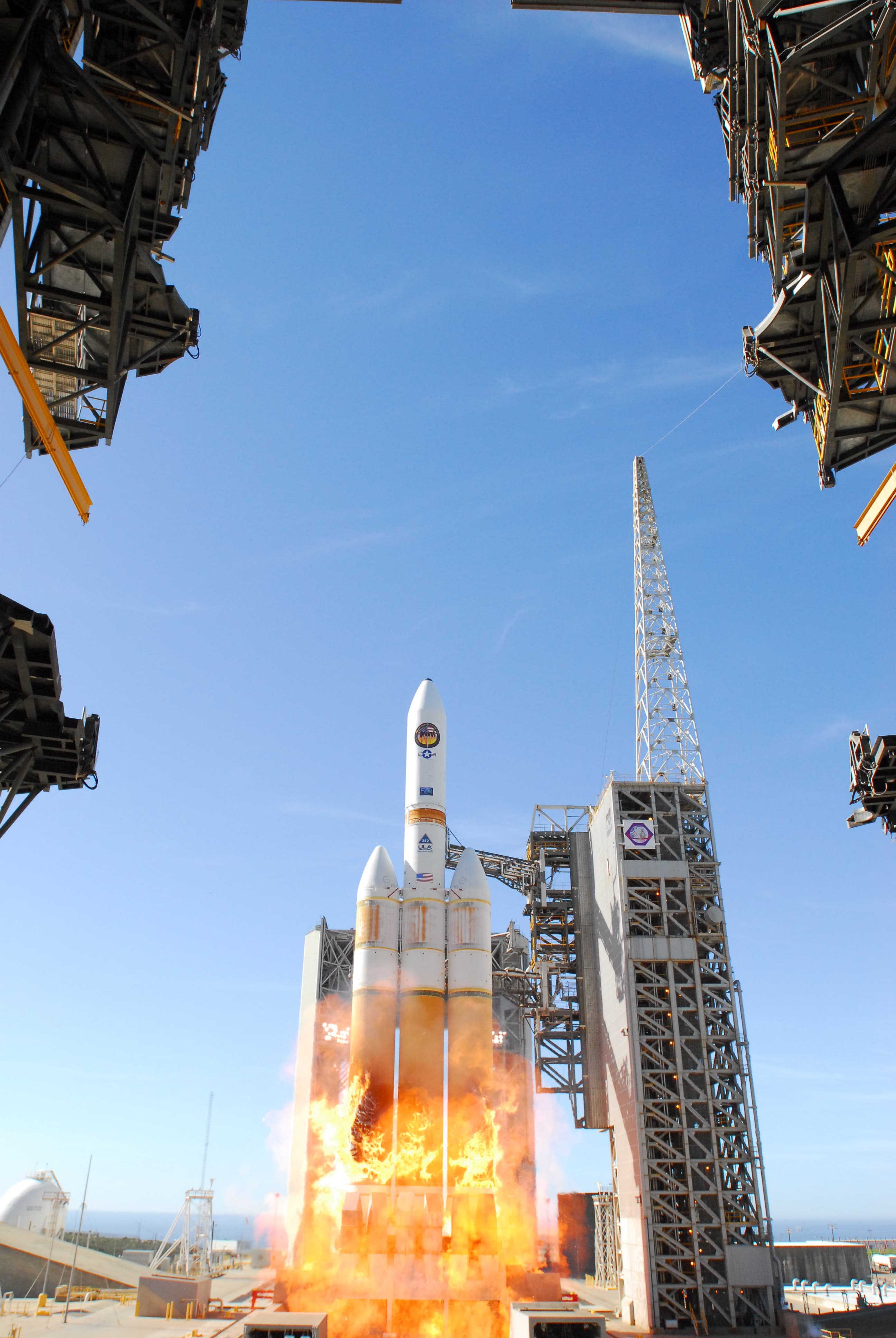 Delta IV Heavy NROL-49 Flight Vehicle