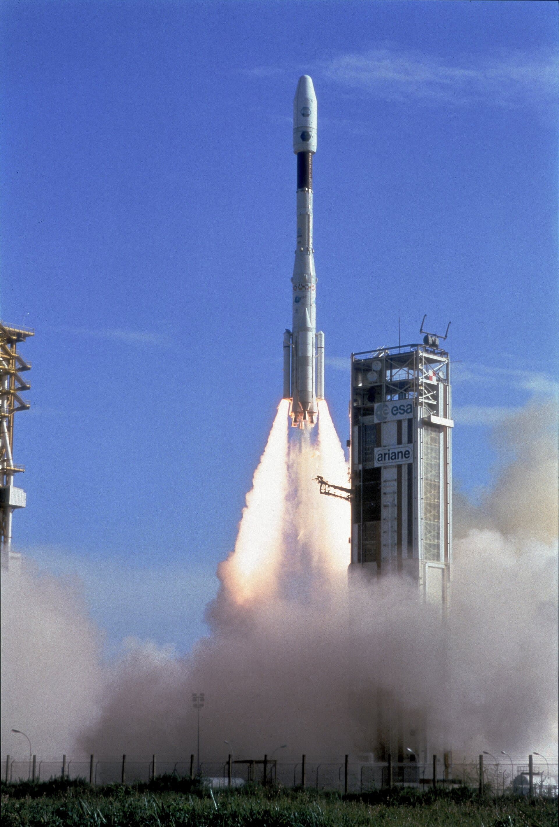 Ariane V22 | Meteosat-3, PAS-1 and AMSAT P3C