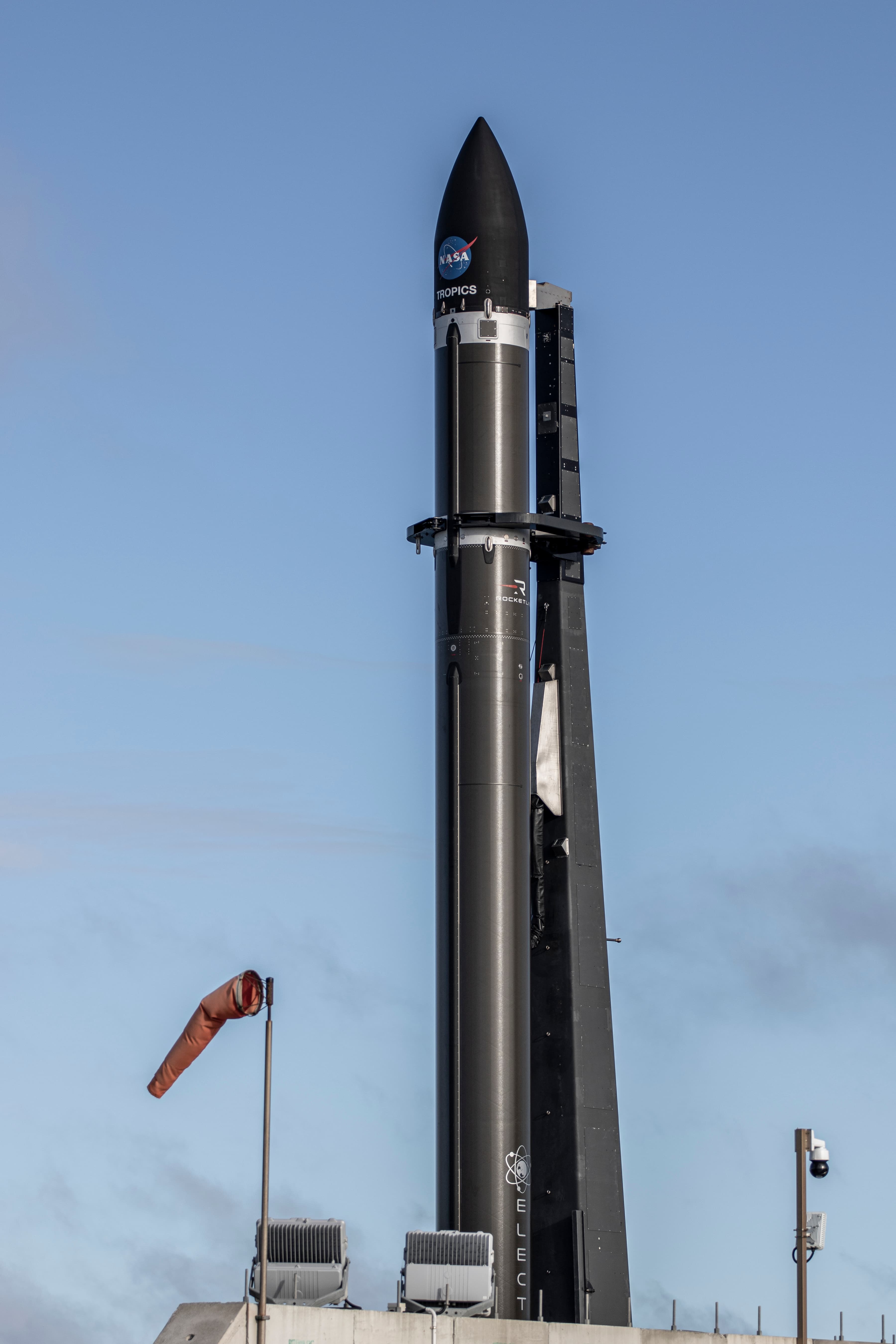Electron with Curie Kick Stage