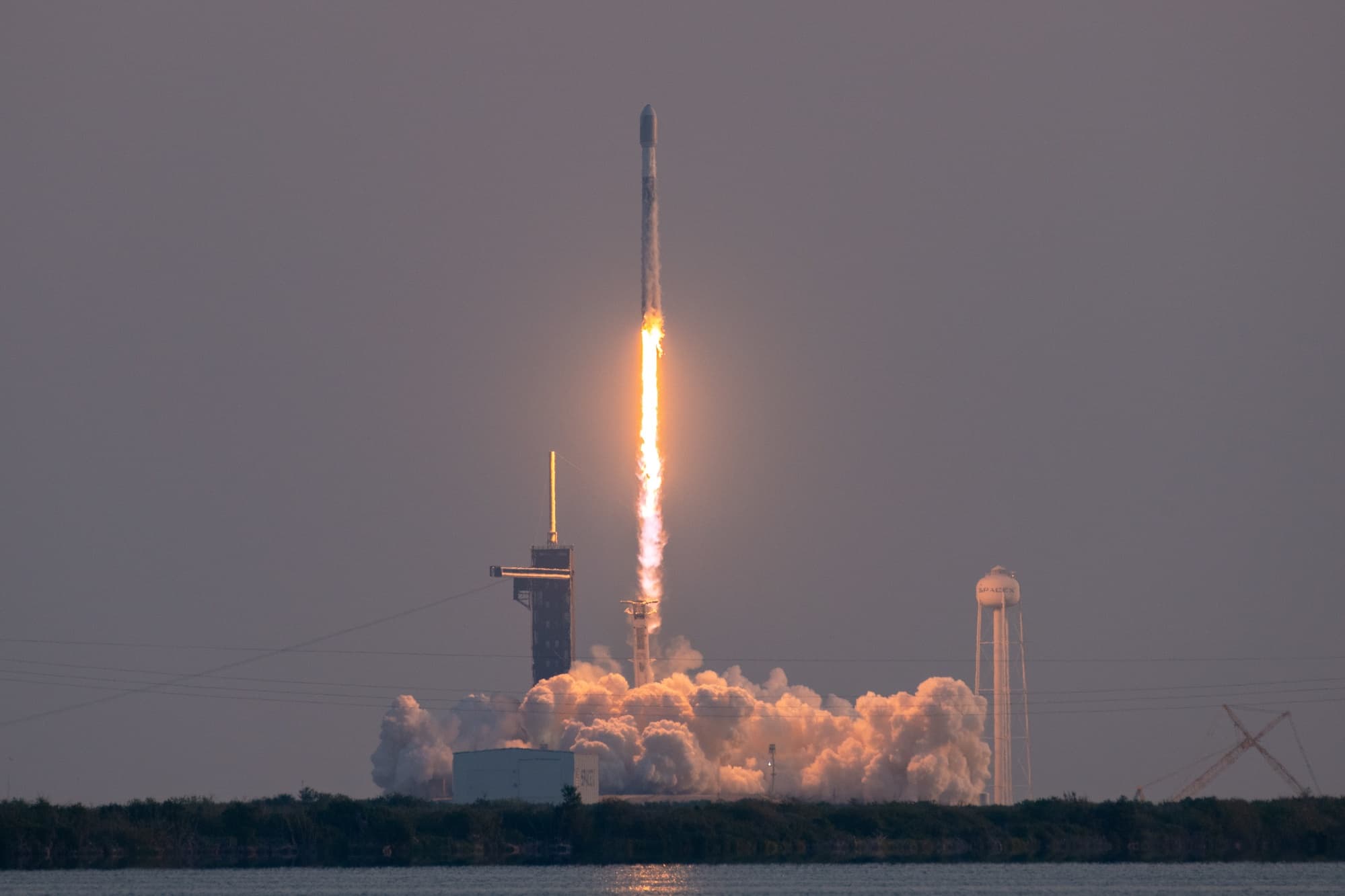 Falcon 9 Block 5 Flight 156 | Starlink Group 4-18