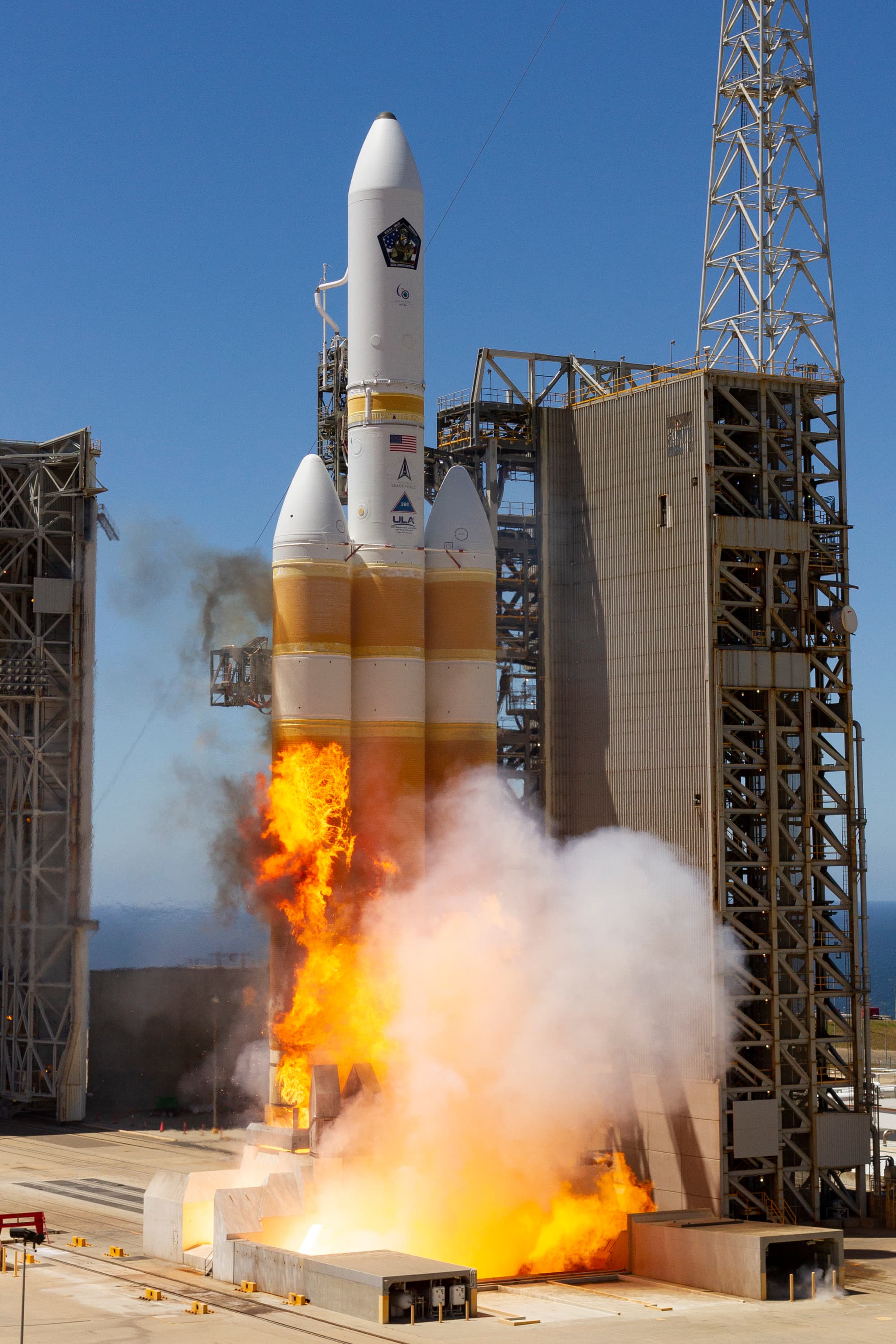 Delta IV Heavy NROL-82 Flight Vehicle