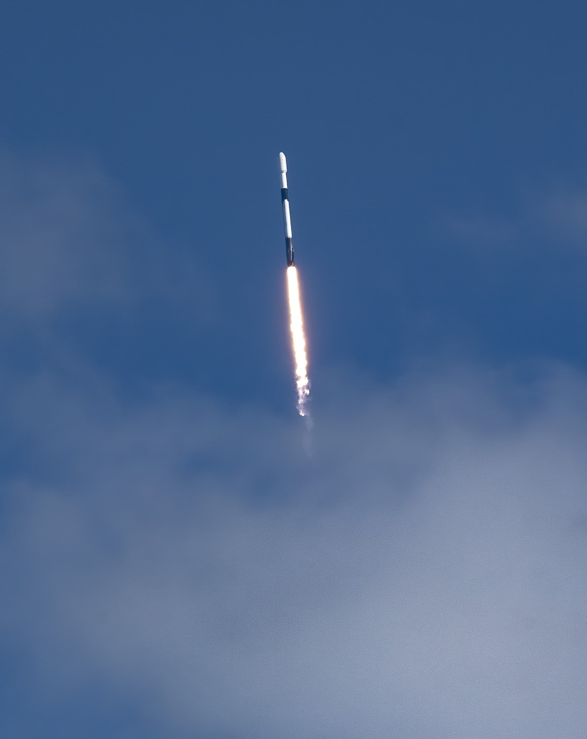Falcon 9 Block 5 Flight 152 | Starlink Group 4-16