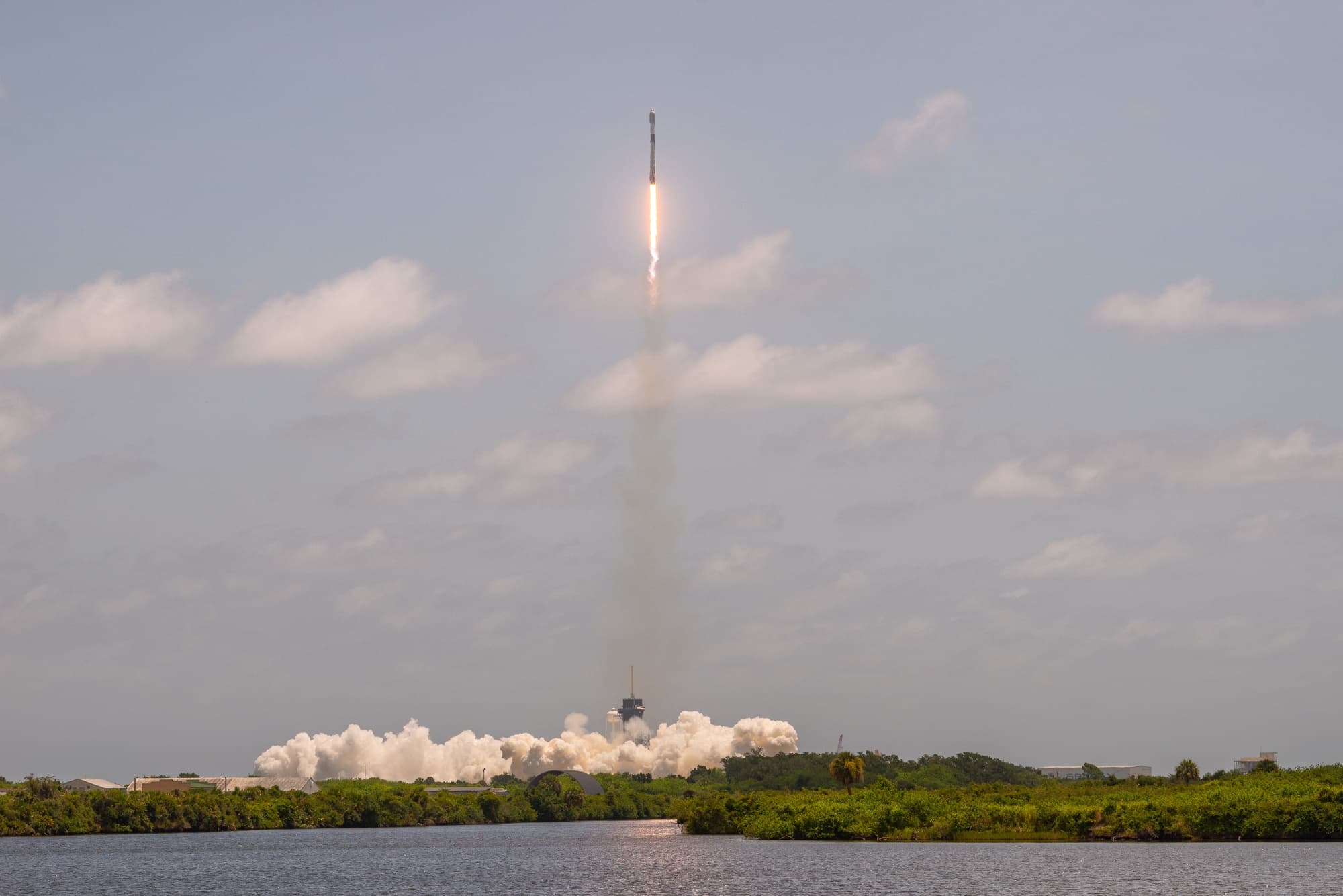 Falcon 9 Block 5 Flight 159 | Starlink Group 4-19