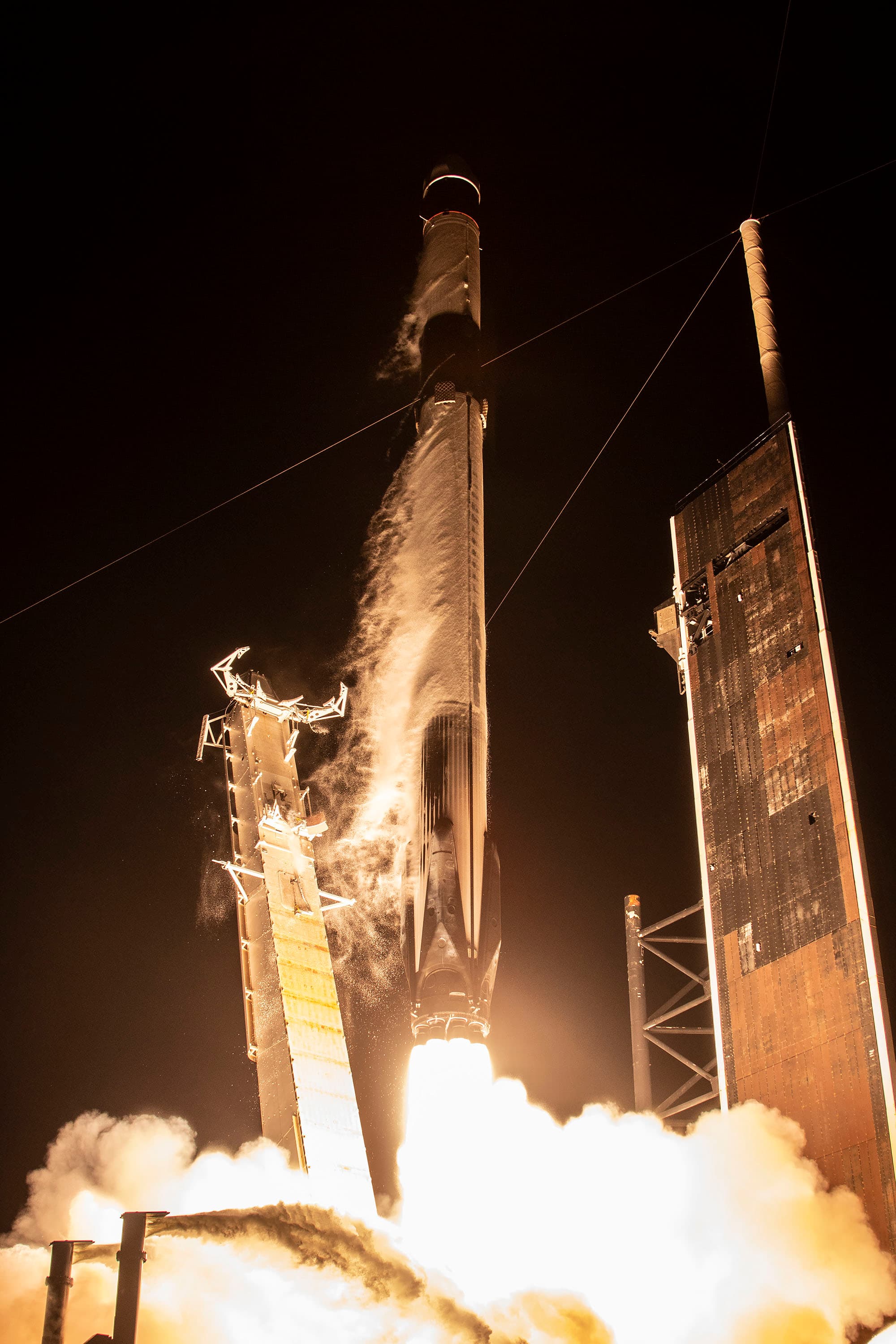 Falcon 9 Block 5 Flight 211 | CRS-27