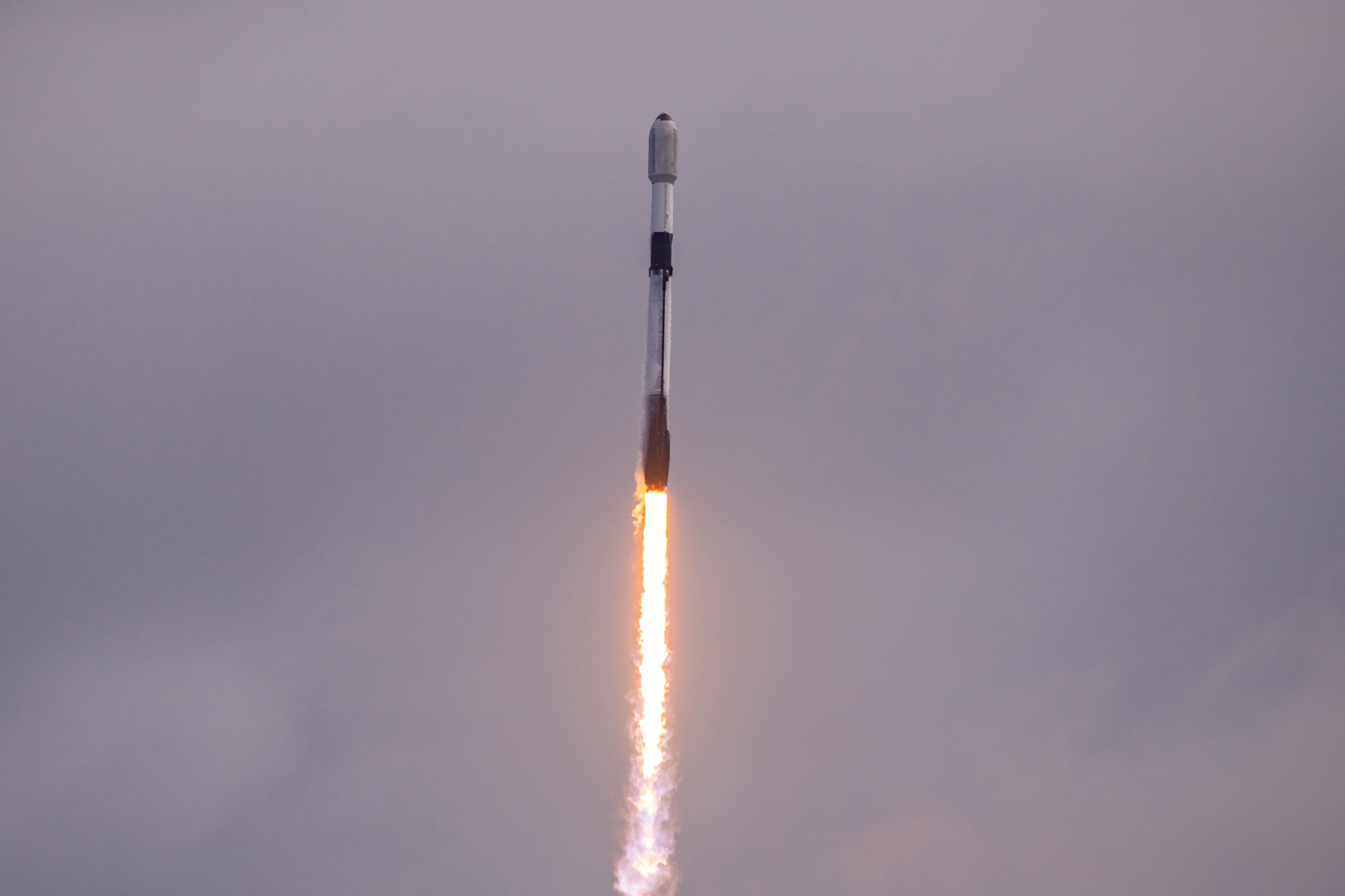 Falcon 9 Block 5 Flight 166 | Starlink Group 4-22