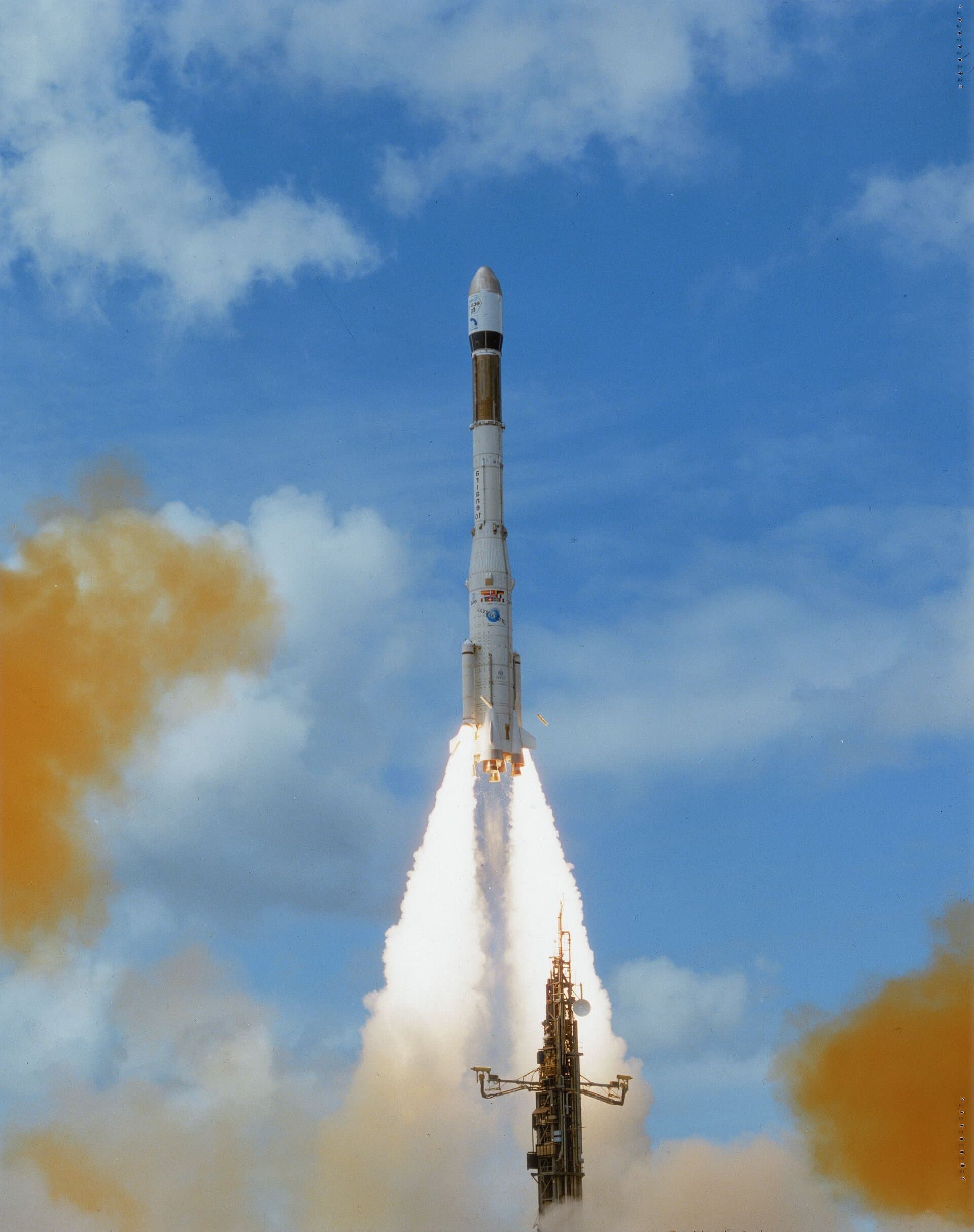 Ariane V10 | ECS-2 and Telecom 1A