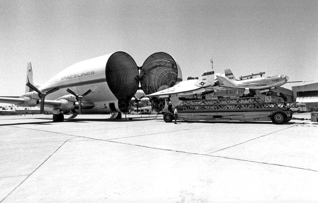 Aero Spacelines Super Guppy N1038V (later N940NS)